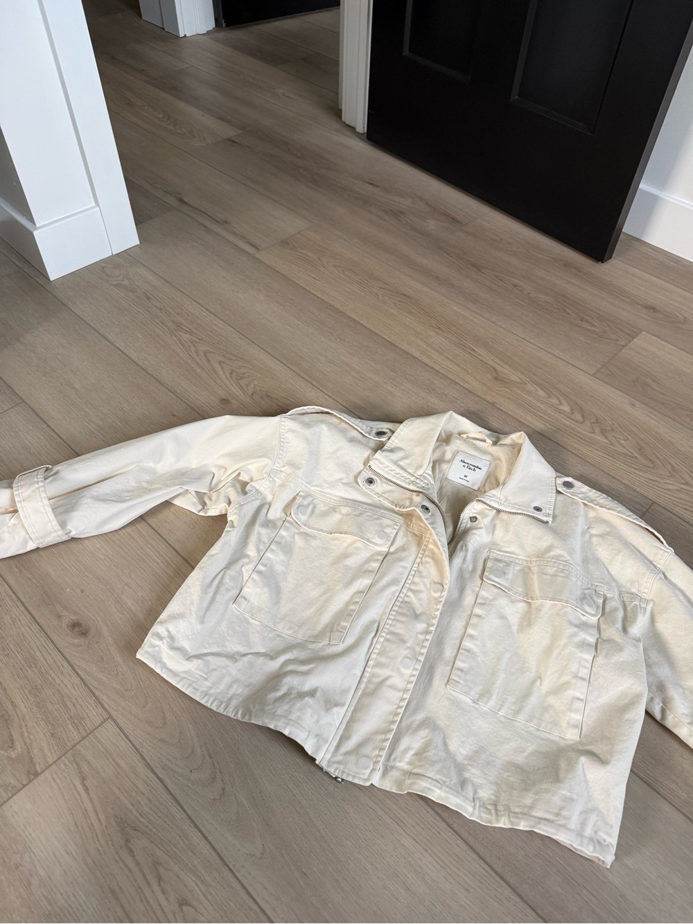 Abercrombie & Fitch Cropped Cream Utility Trench Jacket